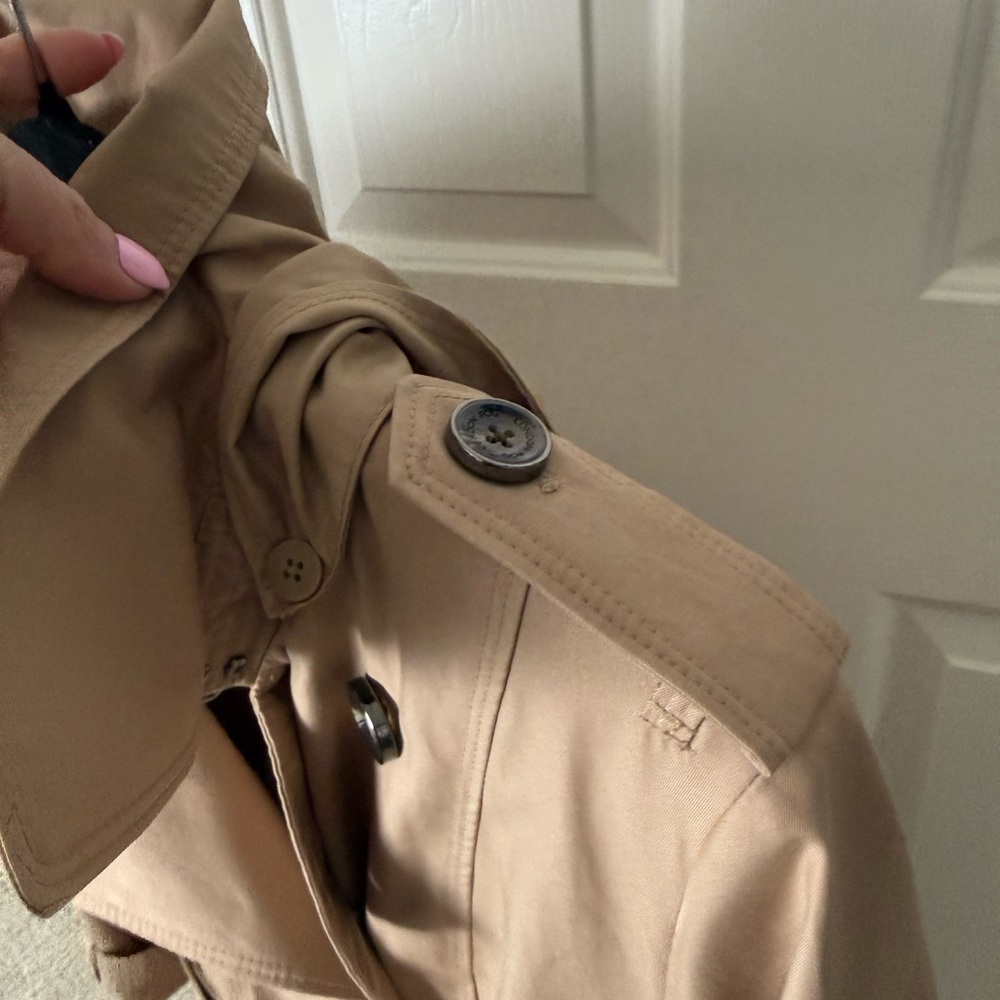 London Fog Classic Tan Double-Breasted Trench Coat - Picture 8 of 10